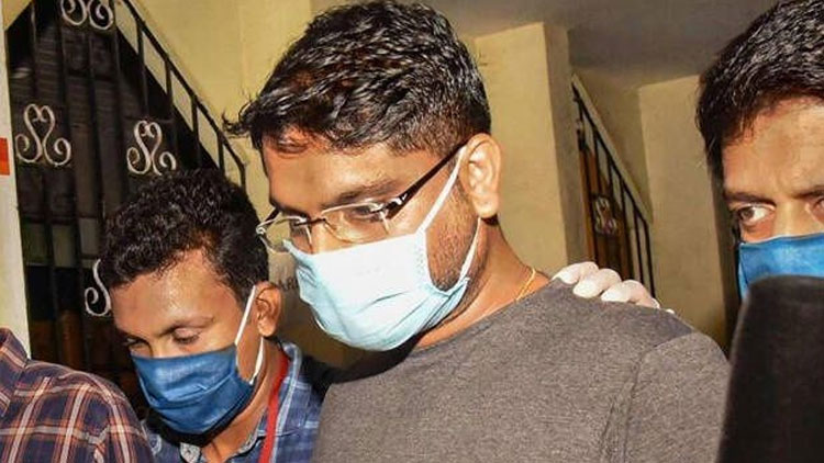 സരിത്തുമായി തെളിവെടുപ്പ്;സീൽ നിർമിച്ച സ്ഥാപനം കണ്ടെത്തി