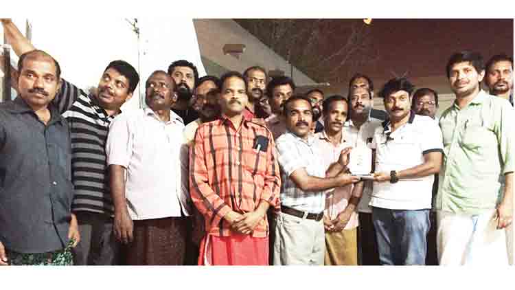 ന​േവാദയ യാത്രയയപ്പ് നൽകി