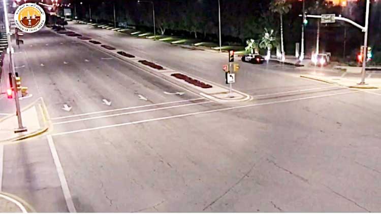 ജു​ബൈ​ൽ തെ​രു​വു​ക​ളും ശൂ​ന്യ​മാ​യി