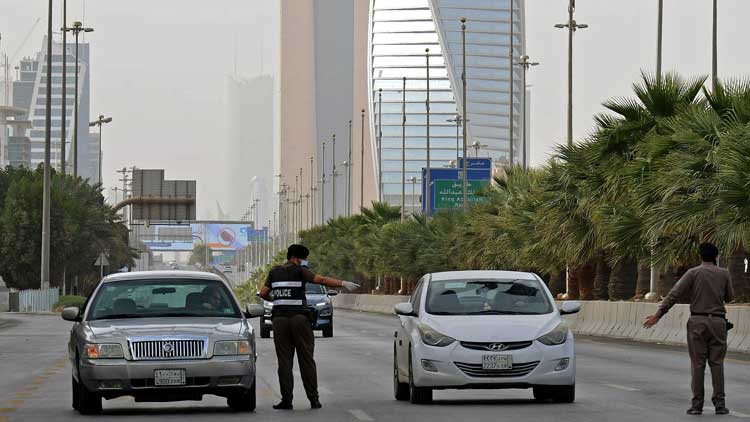 സൗദിയിൽ നിയന്ത്രണങ്ങൾ വ്യാഴാഴ്ച മുതൽ ഘട്ടംഘട്ടമായി നീക്കുമെന്ന് ആരോഗ്യ മന്ത്രി