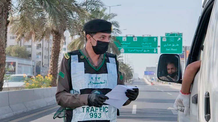 ക​ർ​ഫ്യൂ ഇ​ള​വു​ള്ള​വ​ർ​ക്ക്​  ഏ​കീ​കൃ​ത പാ​സ്​ ഇ​ന്ന്​ മു​ത​ൽ