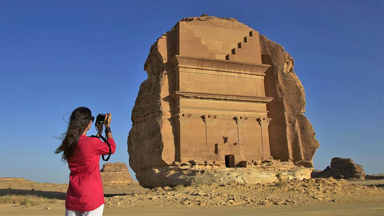 ടൂ​റി​സ്​​റ്റു​ക​ൾ​ക്ക്​ സൗ​ദി​യോ​ട്​  പ്രി​യം വ​ർ​ധി​ച്ചെ​ന്ന്​ സ​ർ​വേ ഫ​ലം