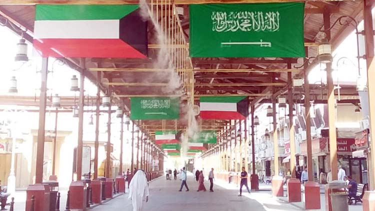 സൗ​ദി ദേ​ശീ​യ ദി​നം:  കു​വൈ​ത്തി​ലെ തെ​രു​വു​ക​ളി​ലും  ഉ‍യ​ർ​ന്നു​പാ​റി സൗ​ദി പ​താ​ക