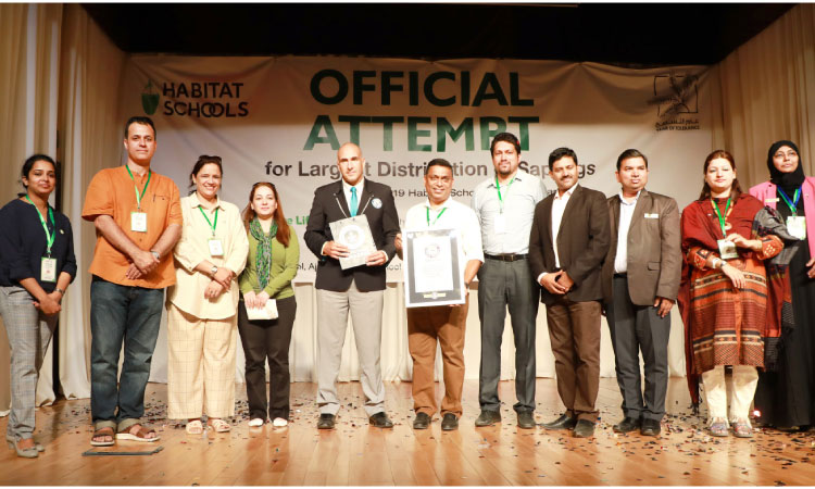 വൃ​ക്ഷ​തൈ​ വി​ത​ര​ണത്തിൽ ഹാ​ബി​റ്റാ​റ്റ് സ്‌​കൂ​ളി​ന് റെ​ക്കോ​ര്‍ഡ്