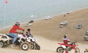 മ​രു​ഭൂ സാ​ഹ​സി​ക ഡ്രൈ​വി​ങ്; ശ്ര​ദ്ധ​യി​ല്ലെ​ങ്കി​ൽ ജീ​വ​ന്​ അ​പ​ക​ടം