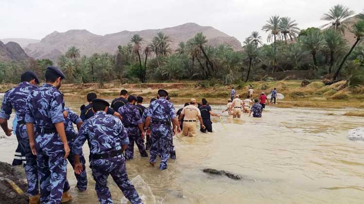 ആ​ർ.​ഒ.​പി  ഏ​വി​യേ​ഷ​ൻ  വി​ഭാ​ഗം 14 ​േപ​രെ ര​ക്ഷി​ച്ചു