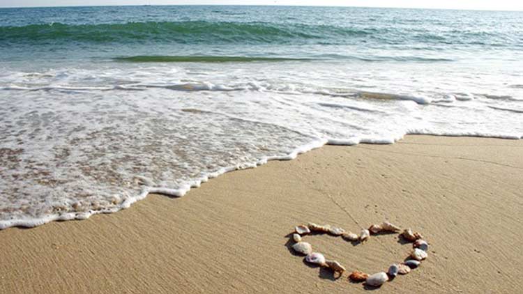 seashore-love.jpg