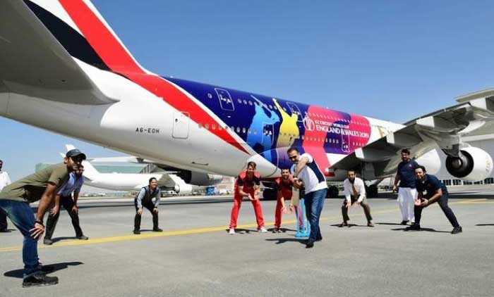 ദു​ബൈ വി​മാ​ന​ത്താ​വ​ള​ത്തി​ൽ സേ​വാ​ഗി​െ​ൻ​റ ബൗ​ണ്ട​റി