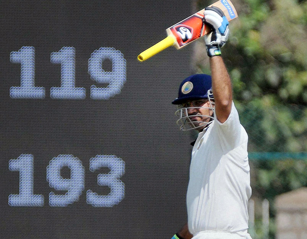 വീരു വീറോടെ തന്നെ