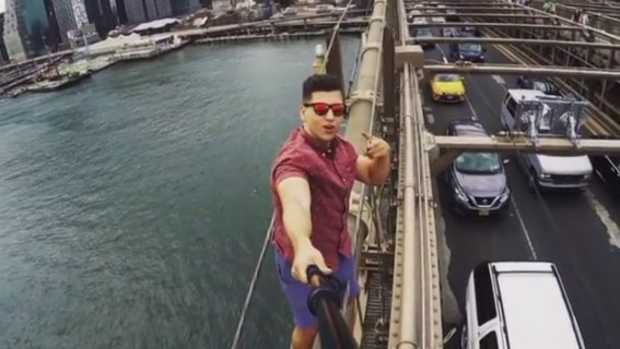 സെല്‍ഫി ജ്വരം; വിദ്യാര്‍ഥി ജയിലിലായി