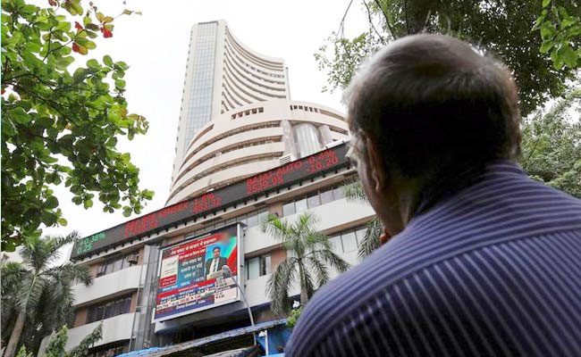 ഓഹരി വിപണിയില്‍ വന്‍ തകര്‍ച്ച; രൂപയുടെ മൂല്യം ഏറ്റവും താഴ്ന്ന നിലയില്‍