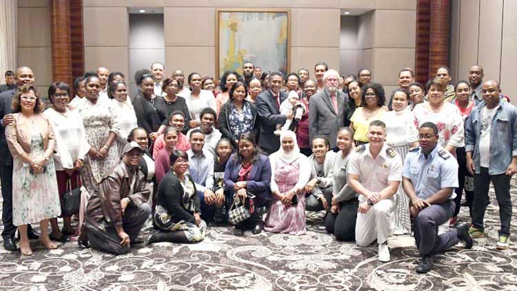 ബ​ഹ്​​റൈ​നുമായുള്ള ബ​ന്ധം  എ​ടു​ത്തു​പ​റ​ഞ്ഞ്​ സീ​ഷെ​ൽ​സ്​ പ്ര​സി​ഡ​ൻ​റ്​