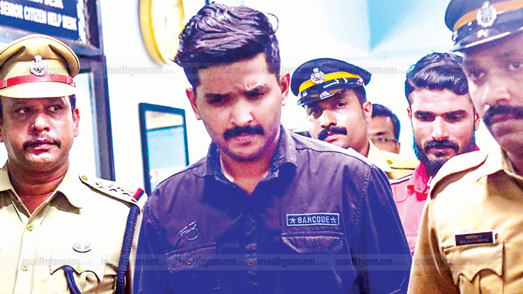 ഉത്തരക്കടലാസ് കടത്തൽ: ശിവരഞ്ജിത് രണ്ടുദിവസം പൊലീസ് കസ്റ്റഡിയിൽ ഉത്തരക്കടലാസ് കടത്തൽ: ശിവരഞ്ജിത് രണ്ടുദിവസം പൊലീസ് കസ്റ്റഡിയിൽ