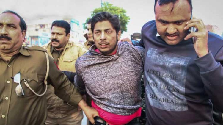 ശാഹീൻബാഗിൽ പ്രക്ഷോഭകർക്കുനേരെ വെടിയുതിർത്തു; യു.പി സ്വദേശി പിടിയിൽ-Video