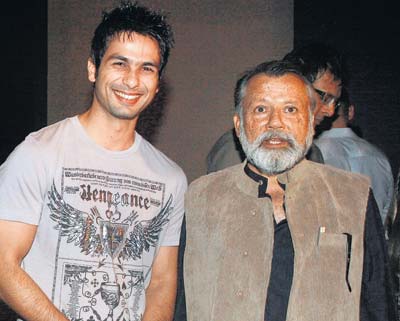 ശാഹിദിന് മാഗല്യം; പിതാവിനൊപ്പം അനുഗ്രഹം ചൊരിയാന്‍ മൂന്ന് അമ്മമാര്‍