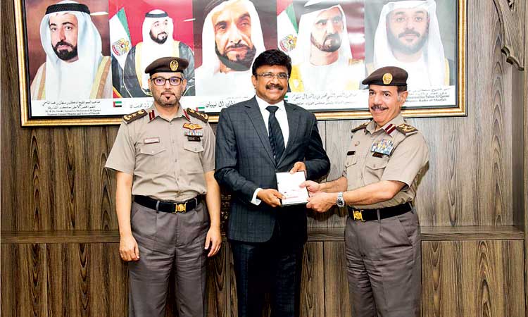 ഷാ​ർ​ജ​യി​ലെ ആ​ദ്യ ഗോ​ൾ​ഡ​ൻ  കാ​ർ​ഡ് വി​സ മ​ല​യാ​ളി​ക്ക്