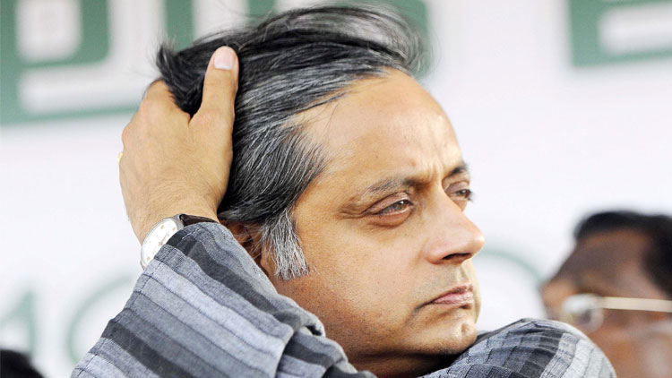 നേ​​രി​​ടേ​​ണ്ട​​ത് ത​​രൂ​​രി​​നെ​​യ​​ല്ല