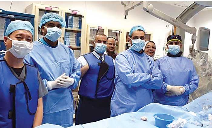 താ​ക്കോ​ൽ ദ്വാ​ര ശ​സ്​​ത്ര​ക്രി​യ​യി​ലൂ​ടെ കൃ​ത്രി​മ വാ​ൽ​വ് ഘ​ടി​പ്പി​ച്ചു