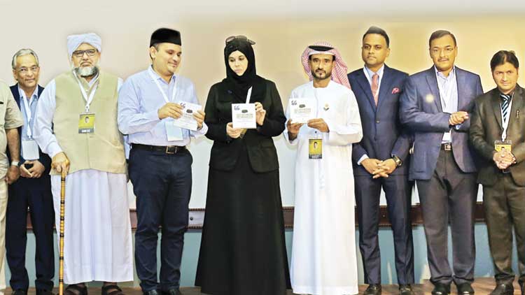 ശിഹാബ്​ തങ്ങൾ ദർശന ഗ്രന്ഥത്തിൻെറ ഇറ്റാലിയൻ പതിപ്പ്​ പുറത്തിറങ്ങി