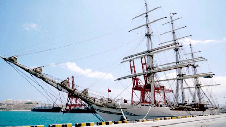 യൂ​റോ​പ്യ​ൻ പ​ര്യ​ട​ന​ശേ​ഷം  ശ​ബാ​ബ്​ ഒ​മാ​ൻ -2 തി​രി​ച്ചെ​ത്തി