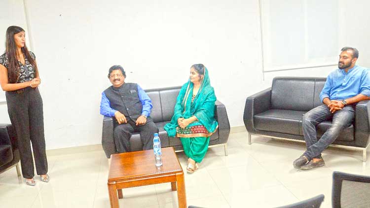 ആ​ത്മ​ഹ​ത്യ​ക്കെ​തി​രാ​യ ബോ​ധ​വ​ത്​​ക​ര​ണ ഹ്ര​സ്വ​ചി​ത്രം ശ്ര​ദ്ധേ​യ​മാ​കു​ന്നു