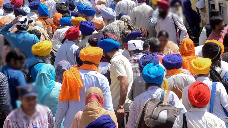 കരിമ്പട്ടികയിൽ നിന്നും 312 സിഖുകാരുടെ പേര് നീക്കി