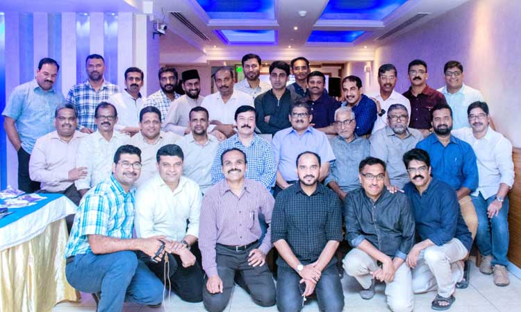 സ​ർ സ​യ്യ​ദ് കോ​ള​ജ് അ​ലും​നി  ഭാ​ര​വാ​ഹി​ക​ൾ​ക്ക് സ്വീ​ക​ര​ണം ന​ൽ​കി