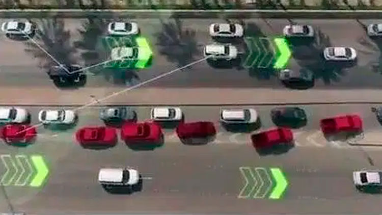 ട്രാ​ക്ക്​ തെ​റ്റി​ക്കു​ന്ന വാ​ഹ​ന​ങ്ങ​ളെ  പി​ടി​കൂ​ടാ​ൻ സ്​​മാ​ർ​ട്ട്​ കാ​മ​റ വ​രു​ന്നു