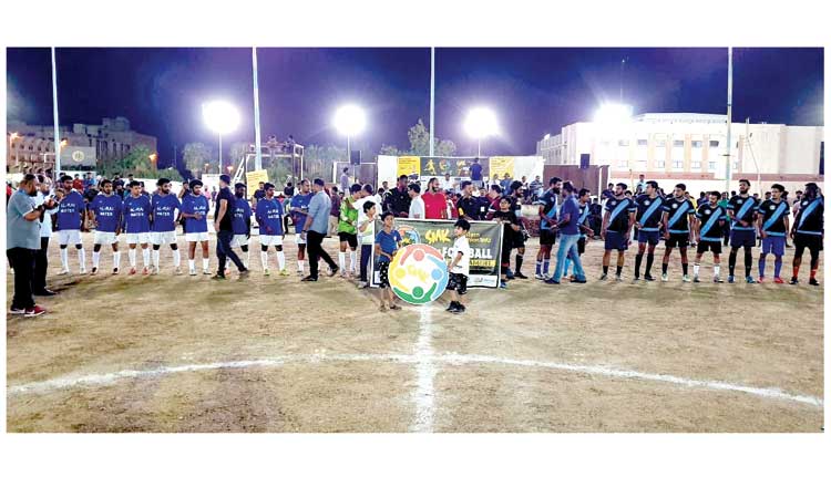 ശ​റ​ഫി​യ്യ മ​ല​യാ​ളി കൂ​ട്ടാ​യ്​​മ സെ​വ​ൻ​സ്​:   പോ​രാ​ട്ട​ങ്ങ​ൾ​ തീ​പാ​റി; അ​ടു​ത്ത ആ​ഴ്​​ച സെ​മി