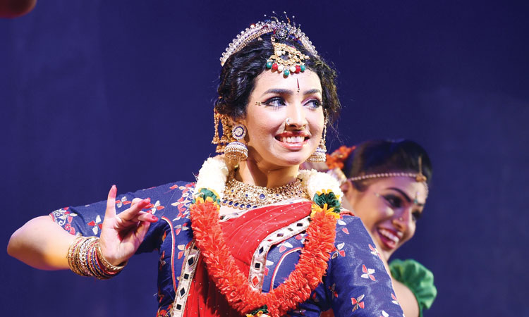 അരങ്ങിൽ പെൺ കഥനമാടി  സ്​നേഹ അജിത്​ താരമായി