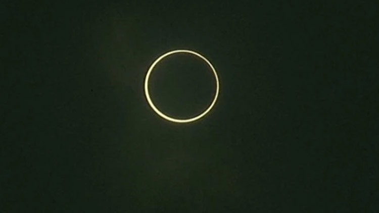 വലയ സൂര്യഗ്രഹണം; ആകാശവിസ്മയത്തിന് സാക്ഷിയായി കേരളം