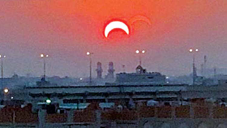 കു​​വൈ​ത്തി​ൽ ഭാ​ഗി​ക​മാ​യി സൂ​ര്യ​ഗ്ര​ഹ​ണം ദൃ​ശ്യ​മാ​യി