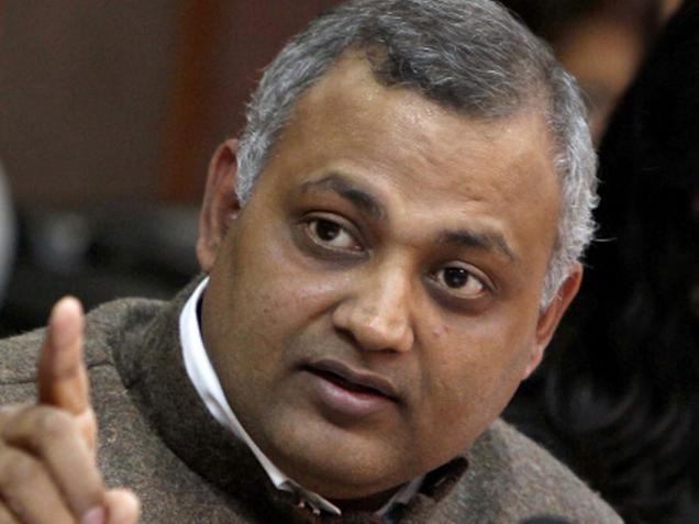 ഒളിവില്‍ പോയ സോംനാഥ് ഭാരതി കീഴടങ്ങി