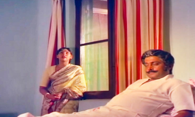 വിഷാദലാസ്യം തുളുമ്പിയ പാട്ടുകൾ