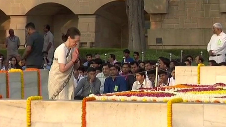 ഗാന്ധിയുടെ പേര് ദുരുപയോഗം ചെയ്യാൻ ശ്രമിക്കുന്നവർ വിജയിക്കില്ല -സോണിയ