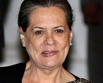 മന്‍ കി ബാത് പ്രധാനമന്ത്രിക്ക് മൗനവ്രതമെന്ന് സോണിയ