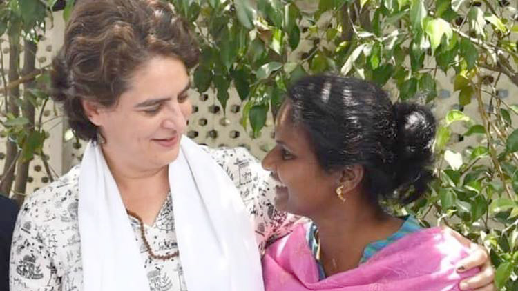 ആലത്തൂരിന്‍റെ പെങ്ങളൂട്ടി അഭിമാനമെന്ന് പ്രിയങ്ക