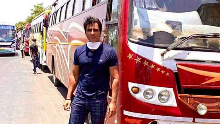 ‘അവരുടെ ചിരിയാണ്​ എൻെറ സന്തോഷം’- തൊഴിലാളികൾക്കായി വീണ്ടും സോനൂ സൂദിൻെറ വിമാനം