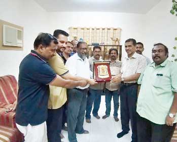 സൂർ ഒ.​െഎ.സി.സി യാത്രയയപ്പ്​ നൽകി