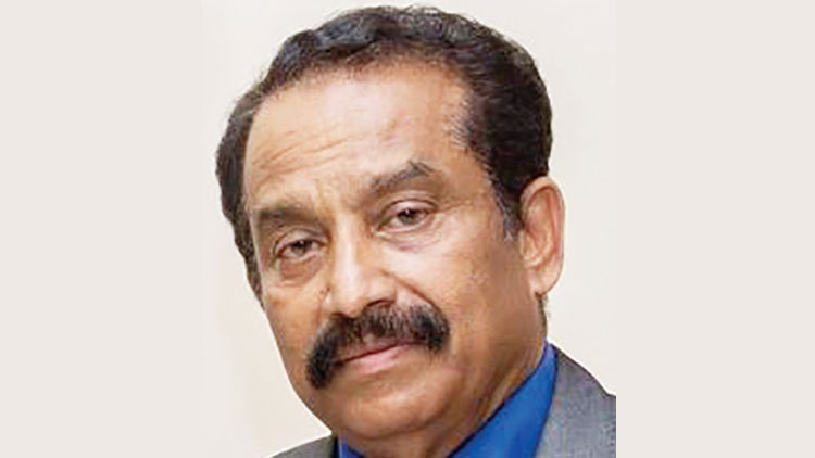 വാഹനമോടിച്ച് ആശുപത്രിയിലേക്ക് പോകുന്നതിനിടെ ഹൃദയാഘാതം വന്ന് കർണാടക സ്വദേശി മരിച്ചു