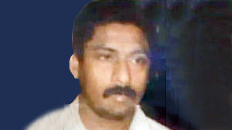 ആ​ല​പ്പു​ഴ സ്വ​ദേ​ശി​യെ  തൂ​ങ്ങി​മ​രി​ച്ച നി​ല​യി​ൽ  ക​ണ്ടെ​ത്തി