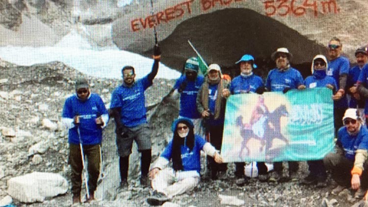 സൗ​ദി റി​ട്ട. സം​ഘം എ​വ​റ​സ്​​റ്റി​ൽ