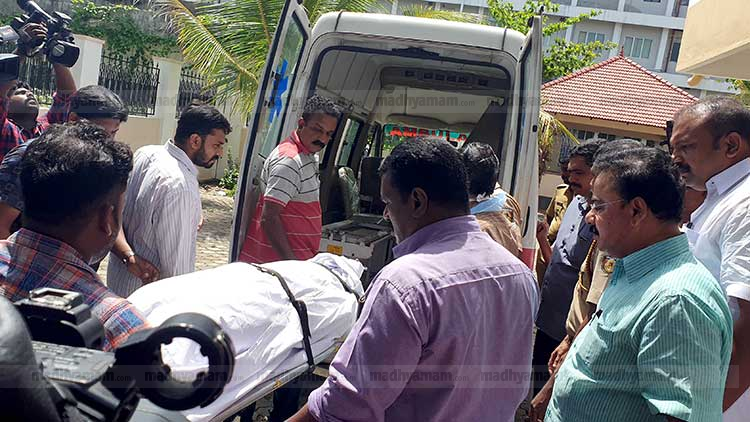 സൗമ്യയുടെ മൃതദേഹം പോസ്​റ്റ്​മോർട്ടം നടത്തി ബന്ധുക്കൾക്ക് വിട്ടുനൽകി