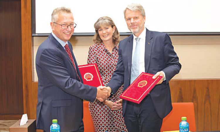 സു​ഹാ​ർ ഫ്രീ​സോ​ണി​ൽ സൗ​രോ​ർ​ജ വൈ​ദ്യു​തി പാ​ർ​ക്ക്​ നി​ർ​മി​ക്കു​ന്നു