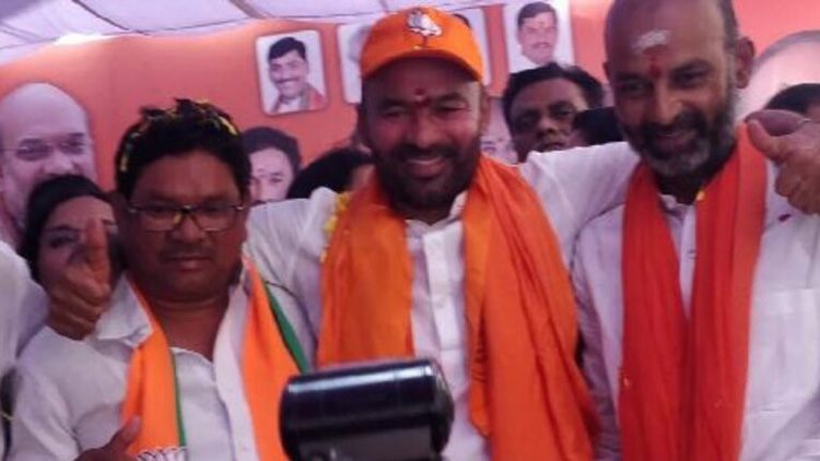 ആദിവാസി യുവതികളെ ശല്യപ്പെടുത്തിയാൽ മു​സ്​​ലിംകളുടെ തലയെടുക്കും -ബി.ജെ.പി എം.പി