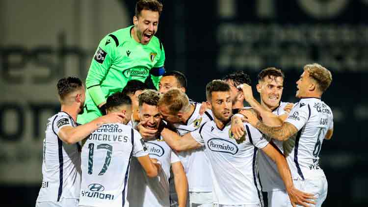 പോർചുഗലും കളത്തിൽ