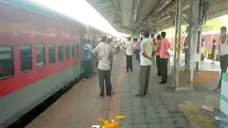 യു.പിയിലേക്ക് പോയ ശ്രമിക് ട്രെയിന്‍ വഴിതെറ്റി ഒഡീഷയിലെത്തി