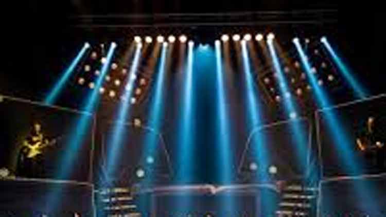 ‘ശ​ബ്​​ദം’​പു​റ​ത്തെ​ടു​ക്കാ​നാ​കാ​തെ  ഇ​വ​ർ വ​റു​തി​യി​ൽ