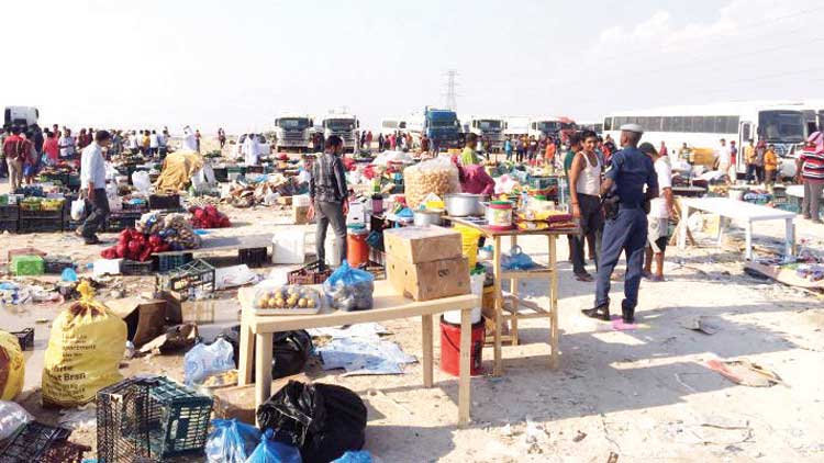 അ​ന​ധി​കൃ​ത വ​ഴി​വാ​ണി​ഭ​ക്കാ​ർ​ക്ക്​ പി​ടി​വീ​ഴും