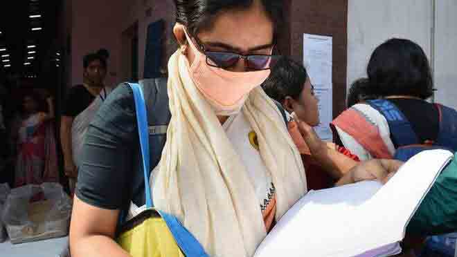 സ്​കൂൾ തുറന്നില്ലെങ്കിലെന്താ, ബംഗാളിൽ ടി.വി കണ്ടുപഠിക്കാം